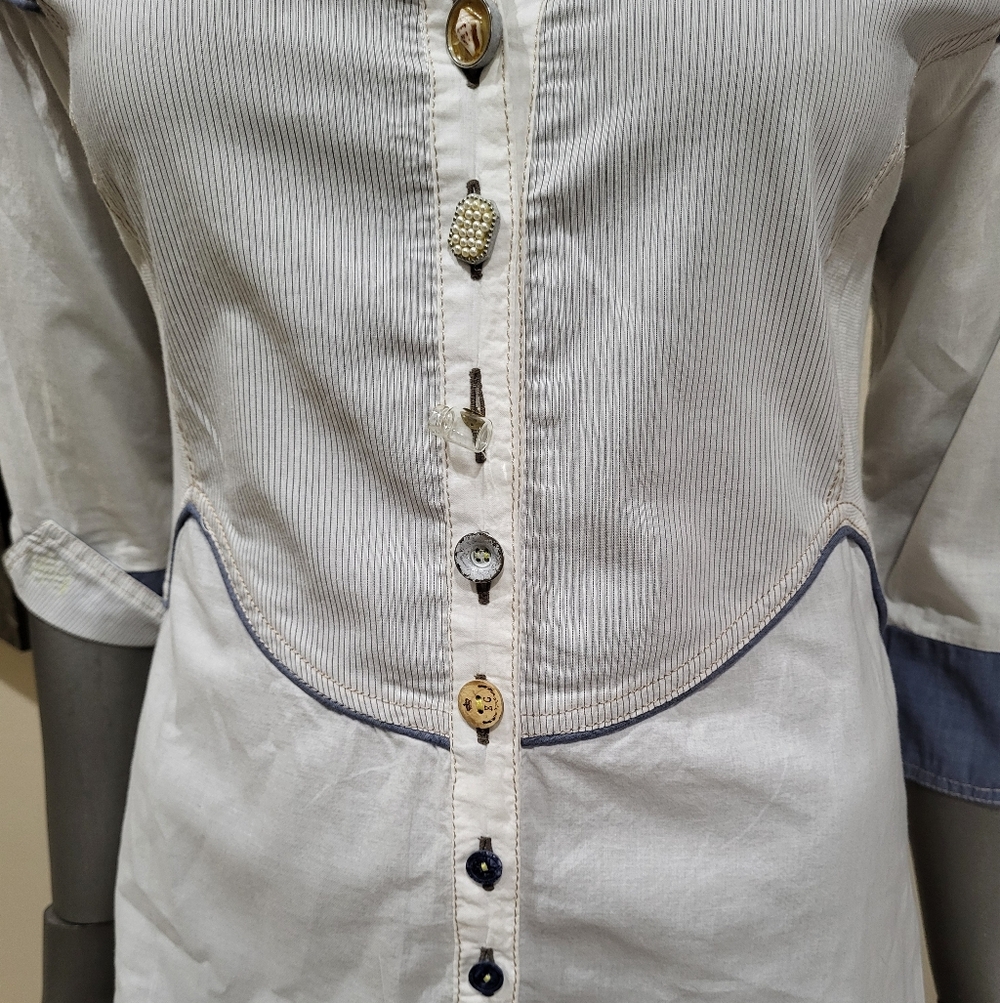 102. Elisa Cavaletti Blue and White Button Down Shirt - Size Medium - Picture 4 of 9